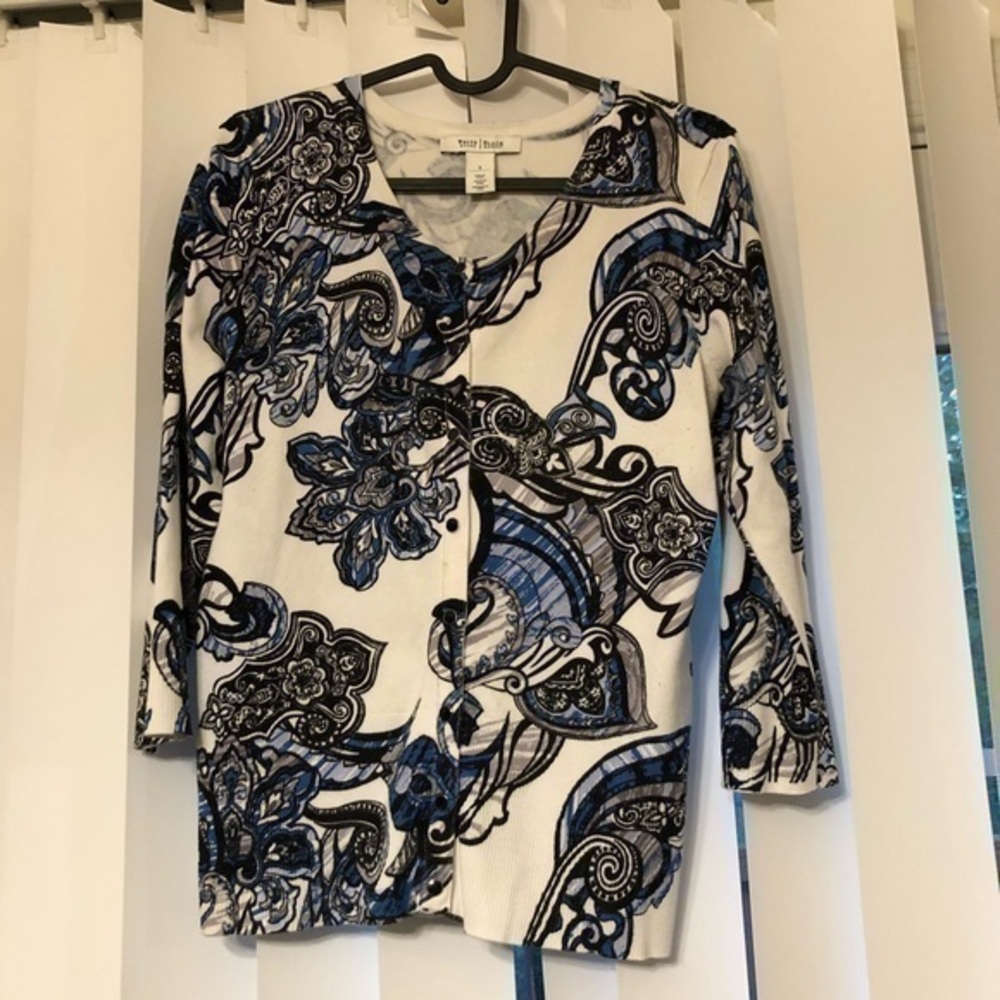 👚 White House black market blue white cardigan